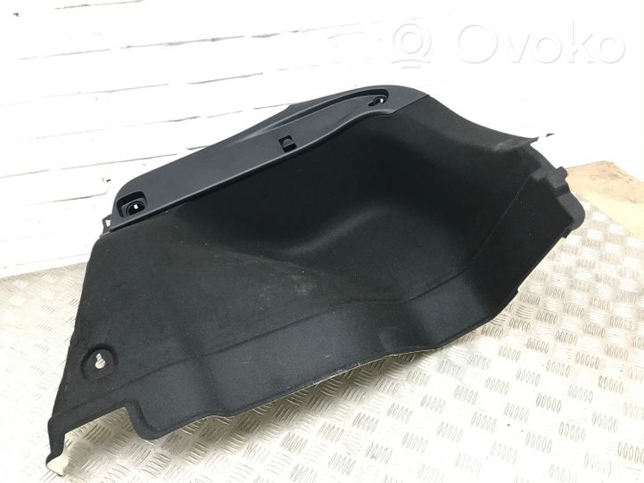 Toyota Prius (XW50) Garniture panneau latérale du coffre 6473047090