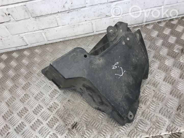 Toyota Auris E180 Protector/cubierta de la carrocería inferior del parachoques trasero 5822702010