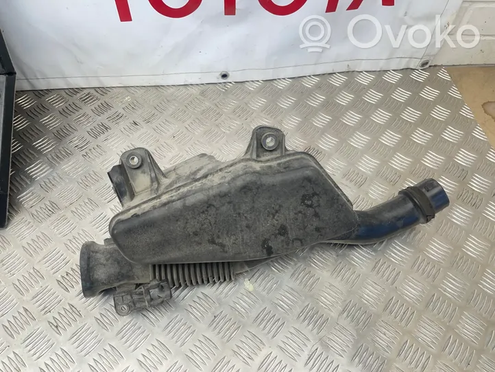 Toyota Prius+ (ZVW40) Rezonator / Dolot powietrza 1789337040