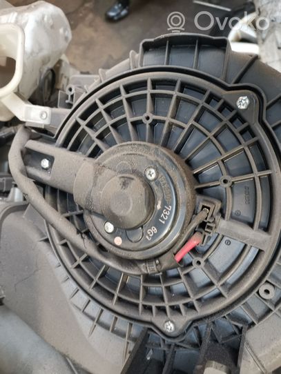 Toyota Highlander XU20 Pečiuko ventiliatorius/ putikas 8710348020
