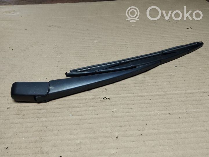 Honda Element Rear wiper blade arm 