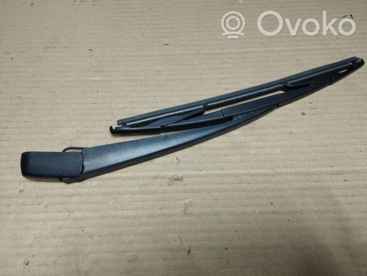 Honda Element Rear wiper blade arm 