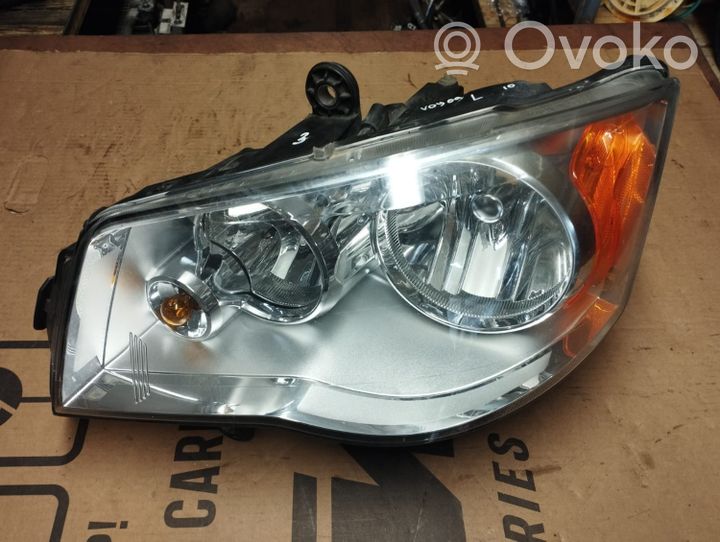 Chrysler Voyager Lampa przednia 