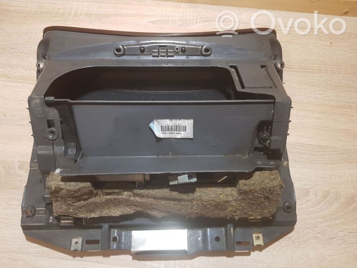 Volvo V70 Kit de boîte à gants SB187138