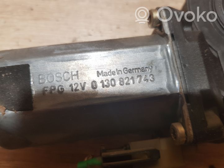 Volvo V70 Silniczek podnośnika szyby drzwi przednich 0130821743