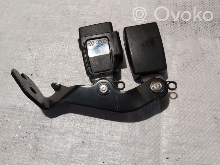 Audi A8 S8 D4 4H Klamra środkowego pasa bezpieczeństwa fotela tylnego 4H0857740