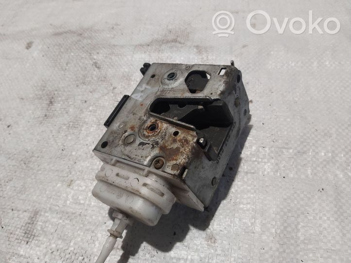 Audi A4 S4 B5 8D Zamek drzwi przednich 4D1837016D