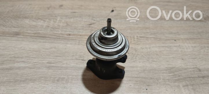 Audi 80 90 S2 B4 Valvola EGR 028131501E