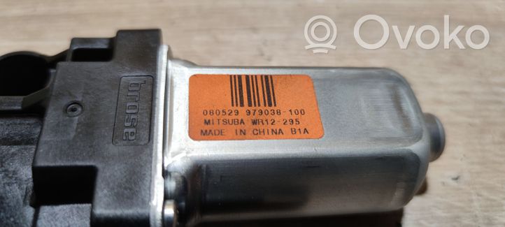 Volvo V50 Moteur de lève-vitre de porte avant 979038100