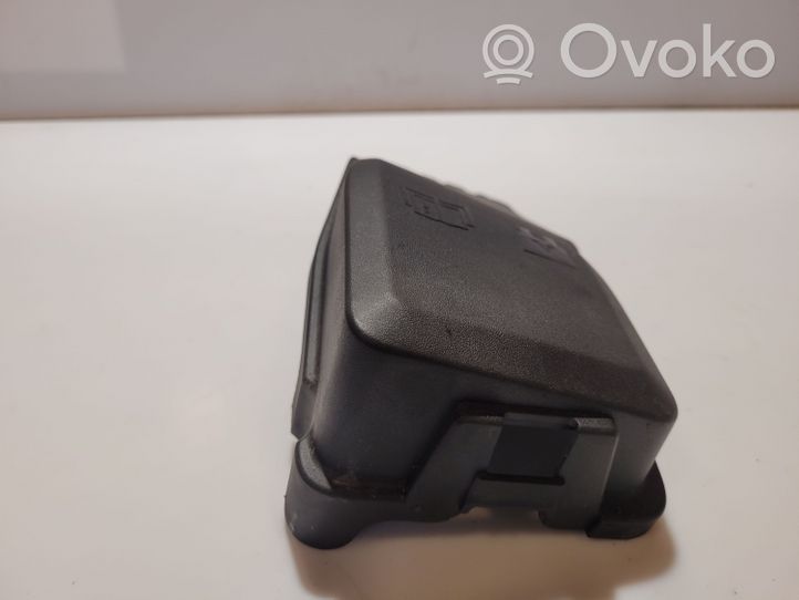 Volvo V60 Fuse box cover 31337340