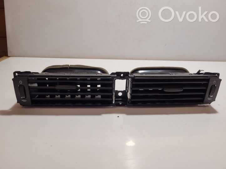 Volvo V70 Griglia di ventilazione centrale cruscotto 30643315