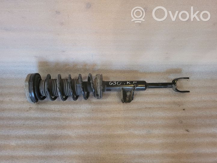 BMW 5 G30 G31 Front shock absorber with coil spring 686662303
