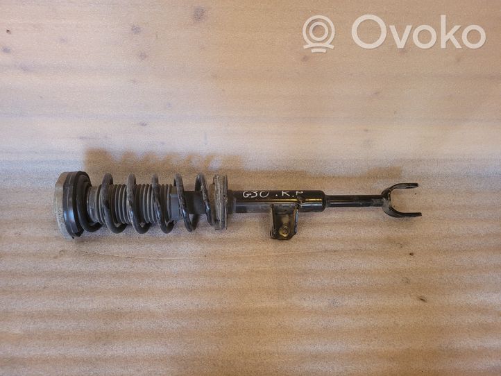 BMW 5 G30 G31 Front shock absorber with coil spring 686662303