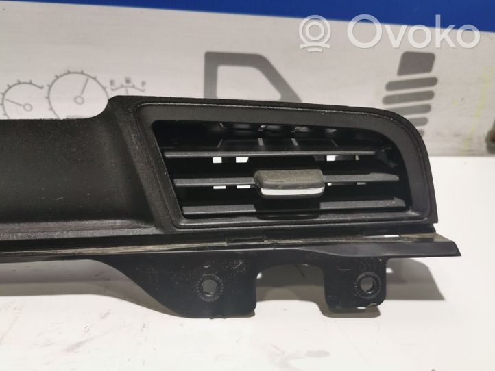 Ford Mustang VI Kojelaudan hansikaslokeron lista FR3B63044B88