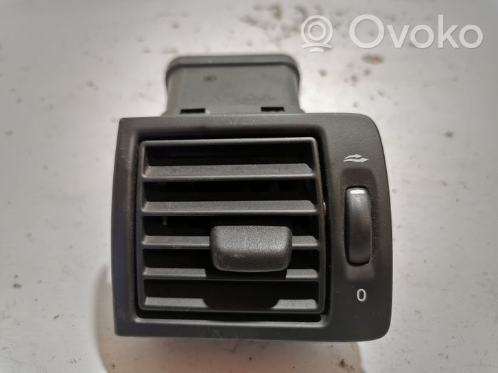 Volvo S40 Copertura griglia di ventilazione laterale cruscotto 30715098