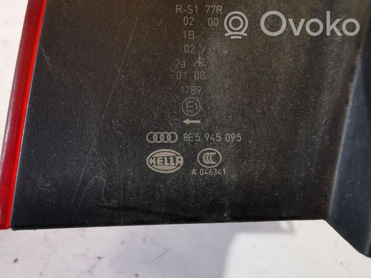 Audi A4 S4 B7 8E 8H Lampa tylna 8E5945095