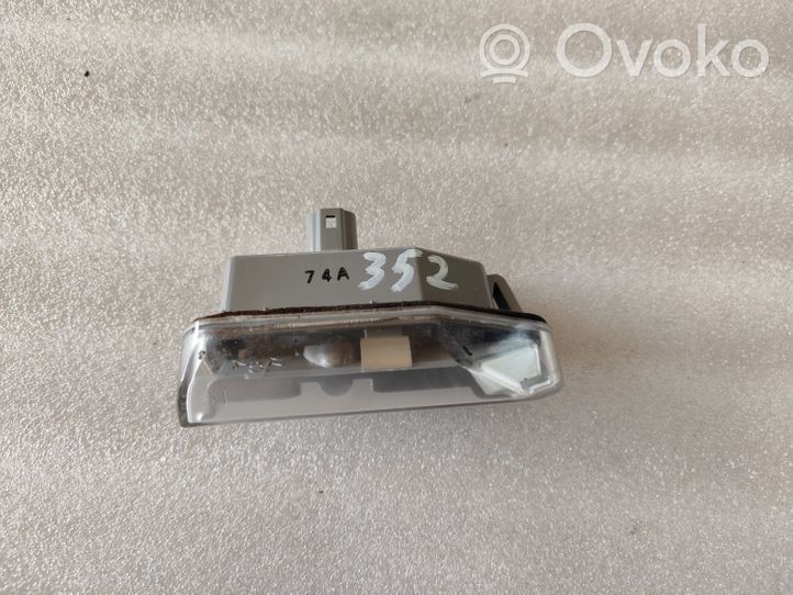 Lexus IS 220D-250-350 Lampa oświetlenia tylnej tablicy rejestracyjnej 5344