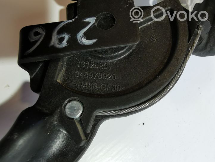 Opel Meriva B Engine bonnet (hood) release handle 13128231