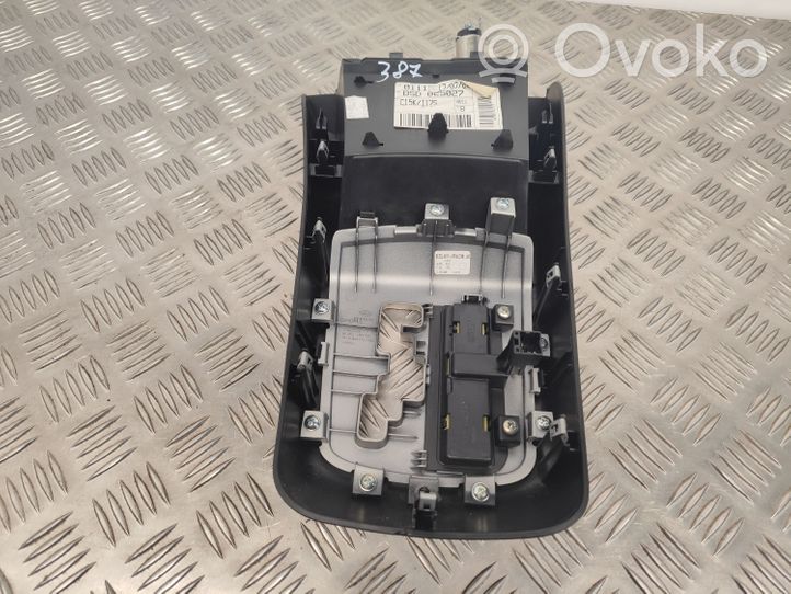 KIA Ceed Ramka drążka zmiany biegów 846511H000