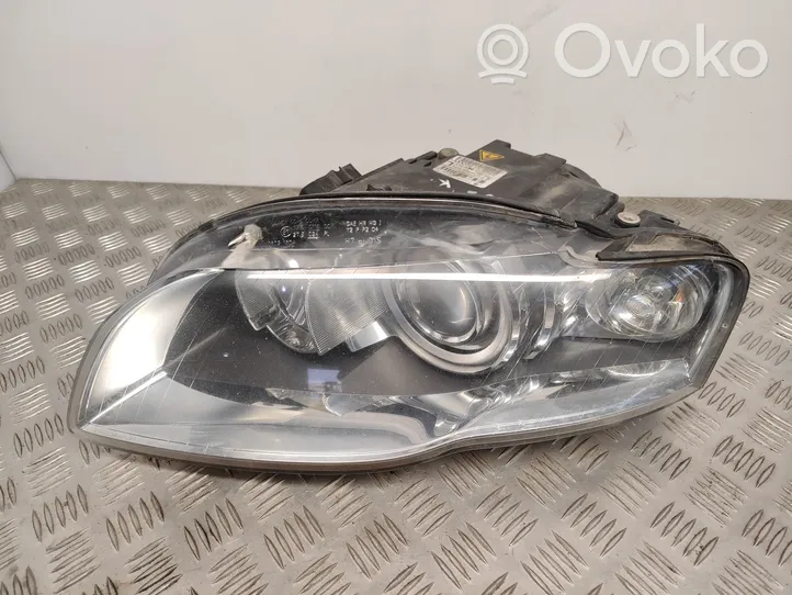 Audi A4 S4 B7 8E 8H Lampa przednia 8E0941003BM