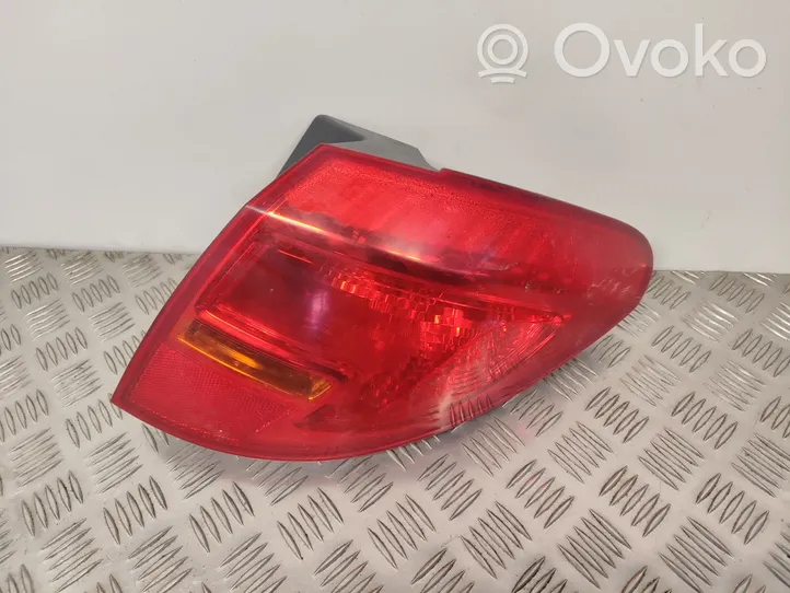 Opel Meriva B Lampa tylna 21630201