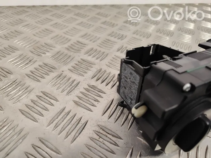 Skoda Octavia Mk2 (1Z) Panel klimatyzacji 74358110