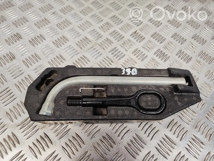 Volkswagen Caddy Tool set 2K0012219