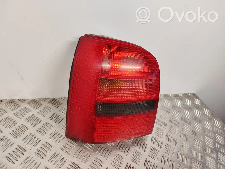 Audi A4 S4 B5 8D Luci posteriori 8D9945095