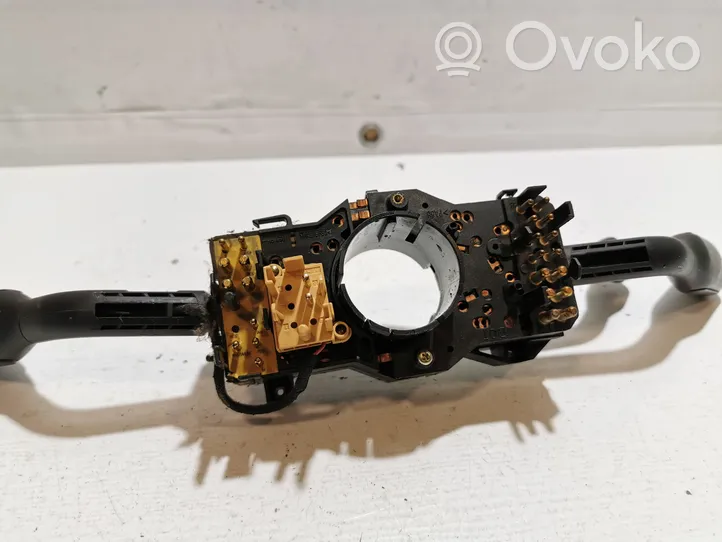 Audi A4 S4 B5 8D Leva/interruttore dell’indicatore di direzione e tergicristallo 4D0953513