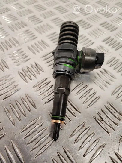 Volkswagen Jetta V Injecteur de carburant 038130073AG