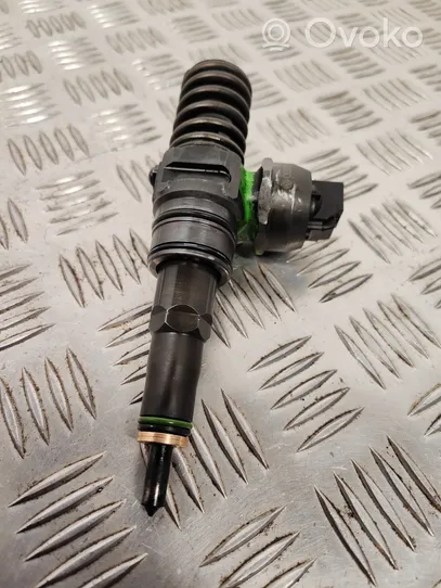 Volkswagen Jetta V Injecteur de carburant 038130073AG