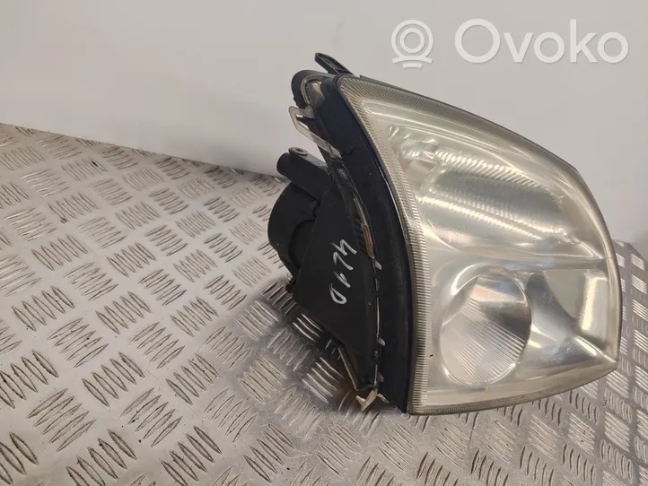 Opel Signum Lampa przednia 13151852