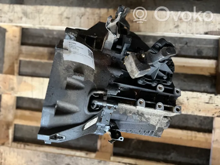 Ford Transit Mechaninė 5 pavarų dėžė 6C1R7002AB