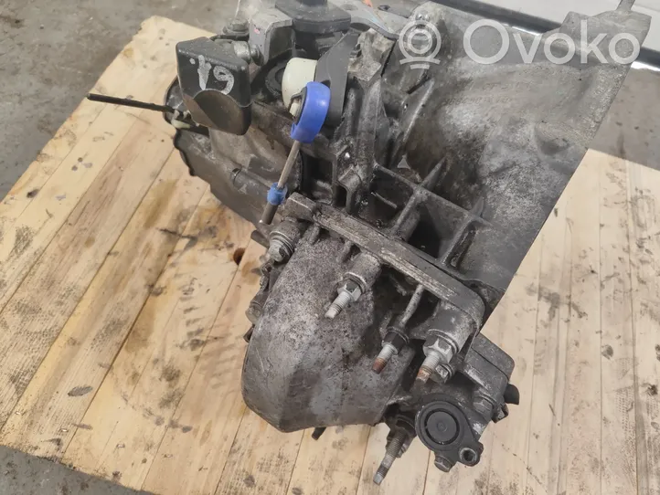 Peugeot 5008 Mechaninė 6 pavarų dėžė 9684581410