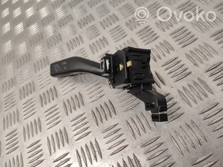 Volkswagen Caddy Indicator stalk 1K0953513E