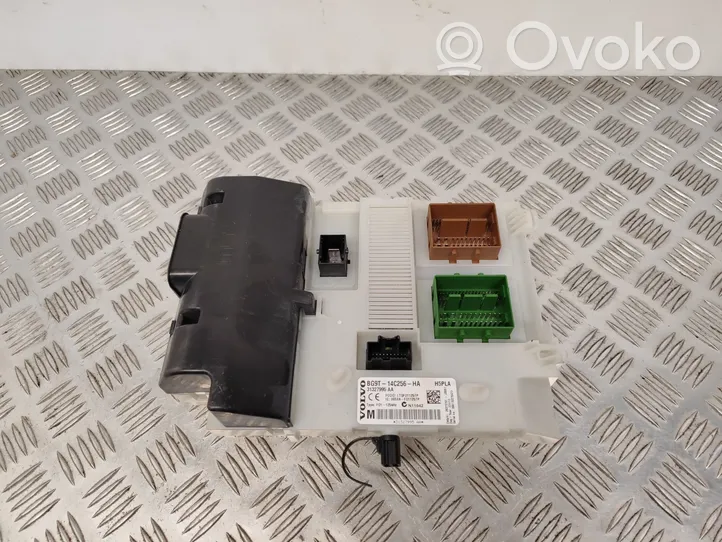 Volvo V60 Ramka / Moduł bezpieczników 31327995AA