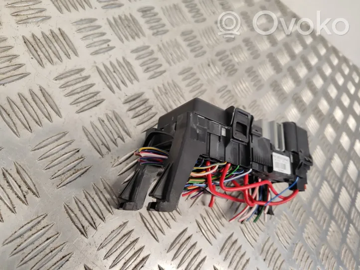 Volvo V60 Fuse module 13800159