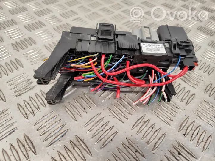 Volvo V60 Fuse module 13800159