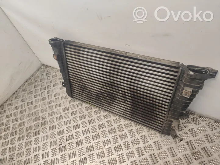 Opel Zafira B Starpdzesētāja radiators 13223395