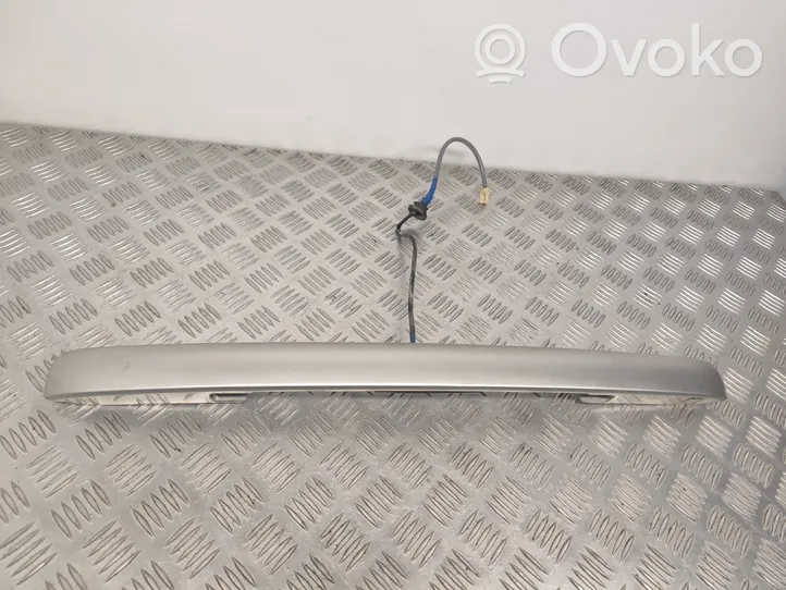 Toyota Avensis T250 Barra de luz de la matrícula/placa de la puerta del maletero 0508005070