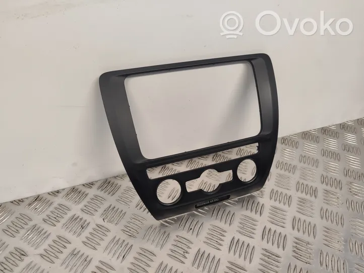 Volkswagen Jetta VI Console centrale, commande chauffage/clim 5C6858071B