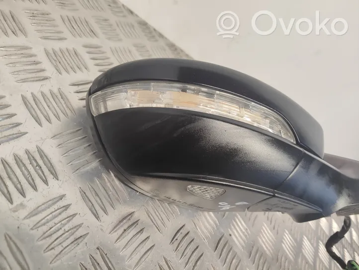 Volkswagen Jetta VI Front door electric wing mirror 5C7857502