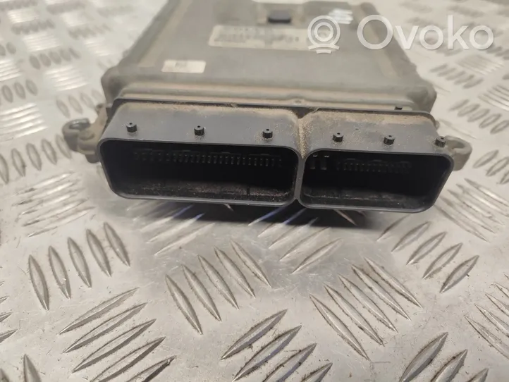 Volvo V70 Calculateur moteur ECU 30771550