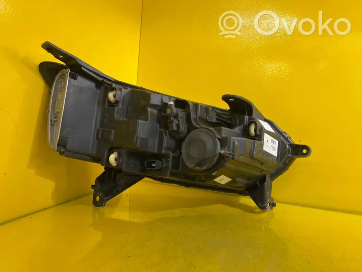 Dacia Sandero Lampa przednia 260607219R