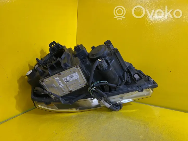 Volvo XC90 Lampa przednia 30698576