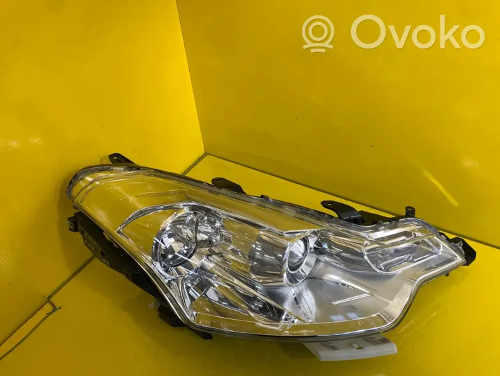 Citroen C-Crosser Lampa przednia 