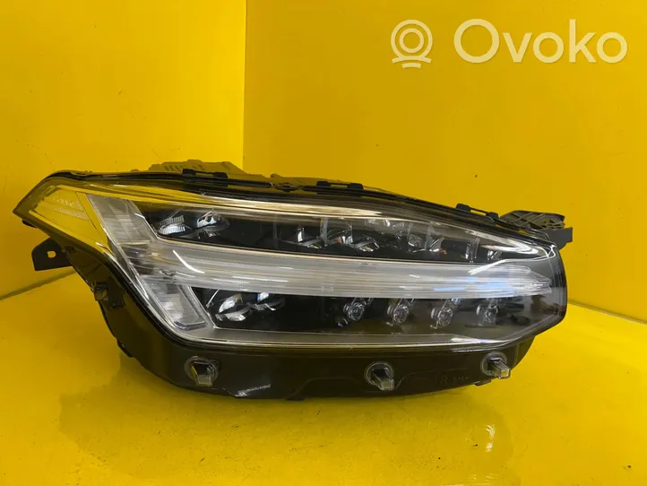 Volvo XC90 Lampa przednia 32228297