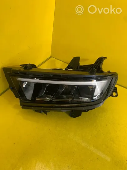 Opel Astra L Lampa przednia 9850326280