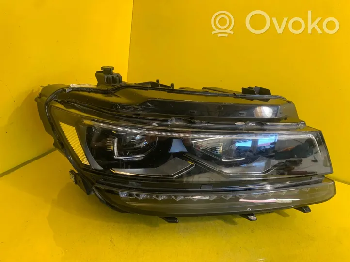 Volkswagen Tiguan Lampa przednia 5NB941082A