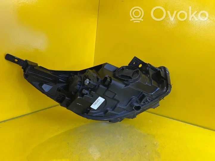 KIA Rio Phare frontale 123456